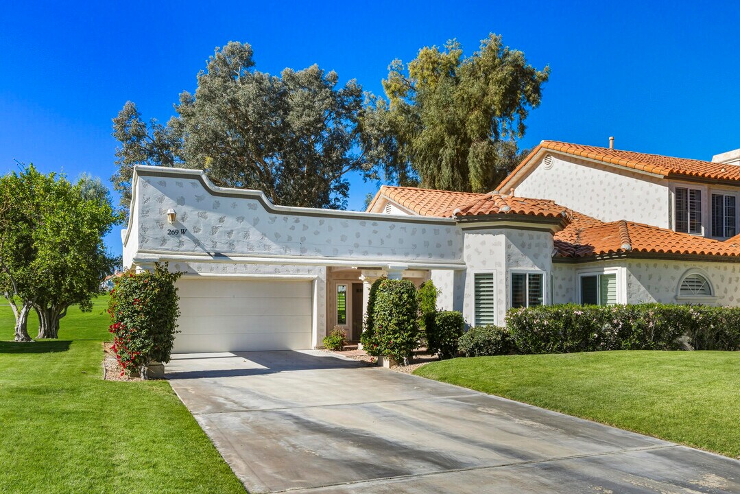269 Vista Royale Cir W in Palm Desert, CA - Building Photo
