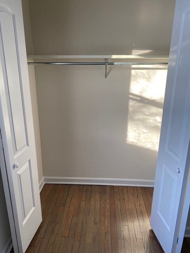 1739 Canary Cove Rentals in Brentwood, MO