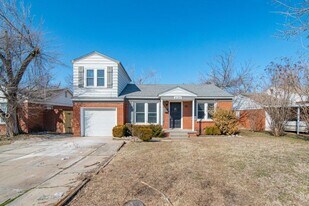 2125 Andover Ct in The Village, OK - Building Photo