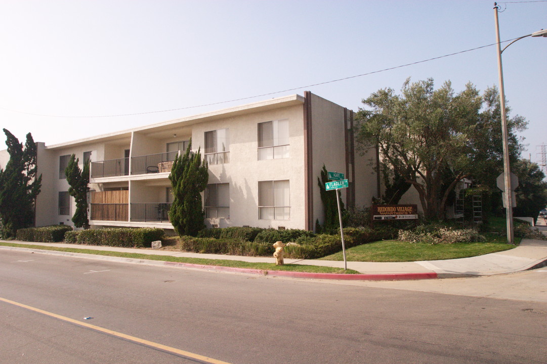 1324 Agate St in Redondo Beach, CA - Foto de edificio