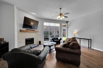 8209 Holly Hock Dr in Arlington, TX - Building Photo - Building Photo
