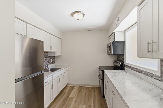 40 Greenwood Loop Rd in Brick, NJ - Building Photo - Building Photo