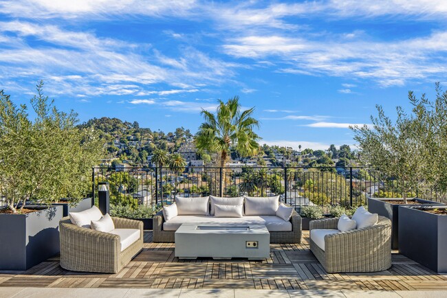 M1 by CLG (+ Coliving) in Los Angeles, CA - Foto de edificio - Building Photo