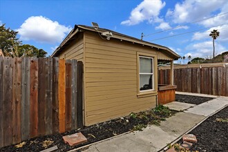 1627 94th Ave in Oakland, CA - Building Photo - Building Photo