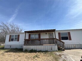 9713 Co Rd 3605 in Quinlan, TX - Building Photo