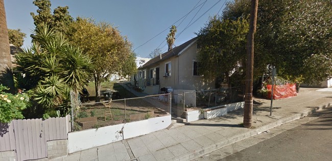 1411 W Court St in Los Angeles, CA - Building Photo - Building Photo