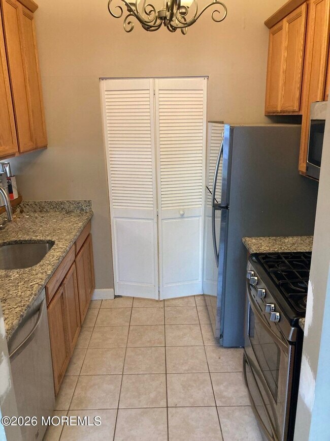 40 Snapdragon Ct in Jackson Township, NJ - Building Photo - Building Photo