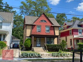 140 Diamond Ave SE in Grand Rapids, MI - Building Photo