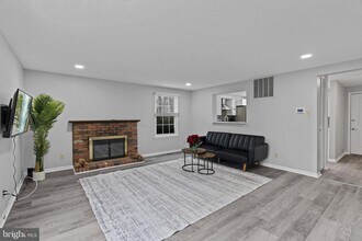 70 Dorchester Cir in Evesham, NJ - Building Photo - Building Photo