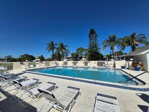 1507 SE Royal Green Cir in Port St. Lucie, FL - Building Photo - Building Photo