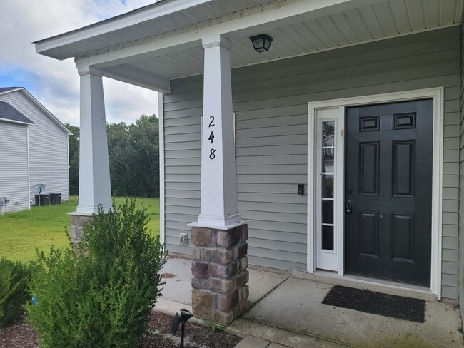 248 Fishers Cv in Raeford, NC - Building Photo - Building Photo