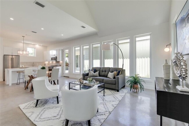 402 Powell Cir in Austin, TX - Building Photo - Building Photo