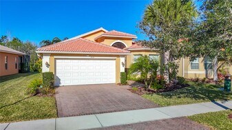 16121 Cape Coral Dr in Wimauma, FL - Building Photo