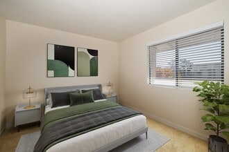 Rocklin Manor Apartments in Rocklin, CA - Foto de edificio - Building Photo
