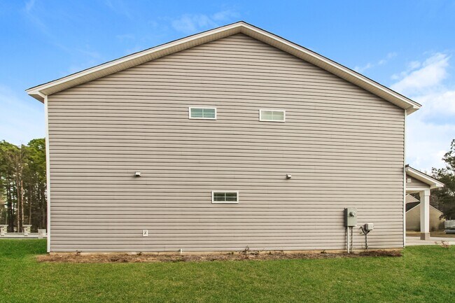 121 Woodcote Dr in Gaston, SC - Building Photo - Building Photo