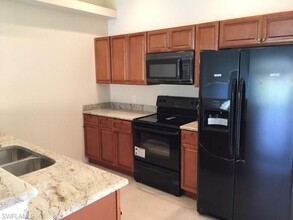 405 Nicholas Pkwy W in Cape Coral, FL - Foto de edificio - Building Photo