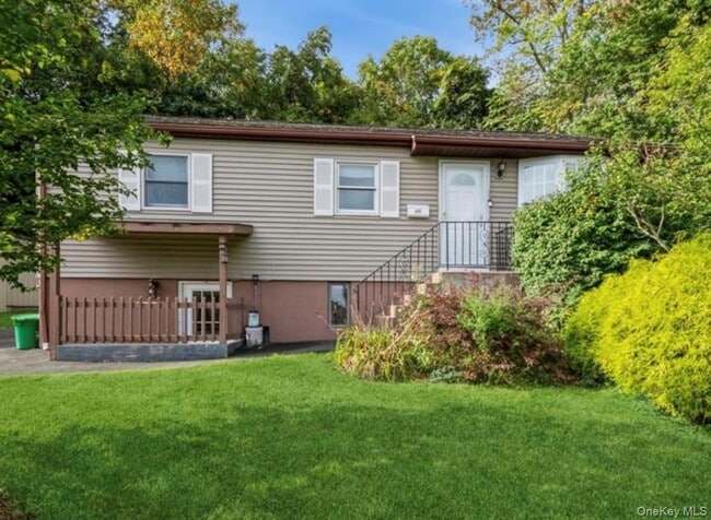 property at 60 Kinsman Ln