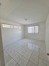1475 W 31st St in Hialeah, FL - Building Photo - Building Photo