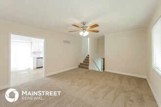 1109 NE Columbus St in Lee's Summit, MO - Building Photo - Building Photo