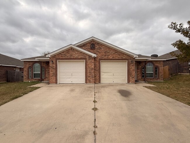 3807 John Chisholm Loop in Killeen, TX - Building Photo - Building Photo