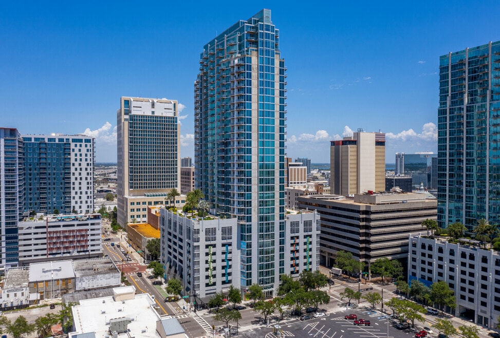 Vista 400 Apartments Tampa, FL Apartments For Rent