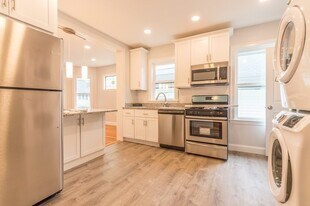 28 Hunnewell Ave, Unit 2 in Boston, MA - Building Photo
