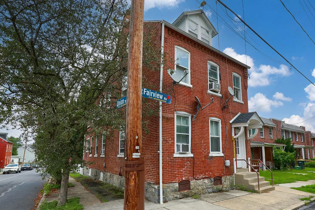 401 Fairview Ave in Lancaster, PA - Building Photo