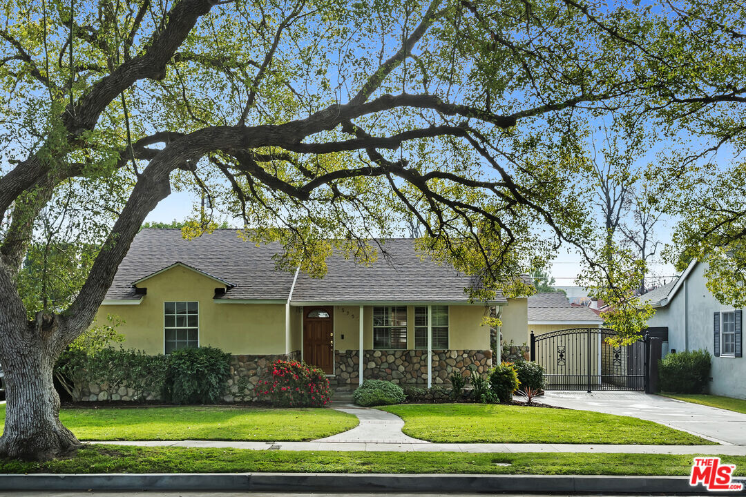 13958 Peach Grove St in Los Angeles, CA - Building Photo