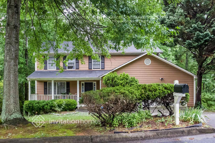 1740 Meadowchase Ct in Snellville, GA - Building Photo