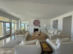 31 Riviera Dr in Long Branch, NJ - Building Photo - Building Photo