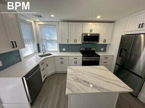 452 Centre St in Boston, MA - Building Photo - Building Photo