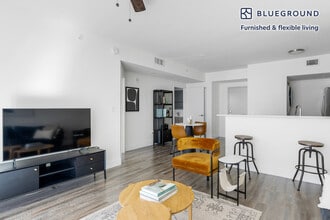 110 SW 12th St in Miami, FL - Building Photo - Building Photo