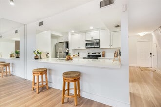 7920 NW 11th Ct in Plantation, FL - Building Photo - Building Photo