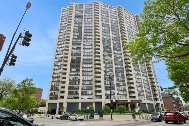 property at 3930 N Pine Grove Ave
