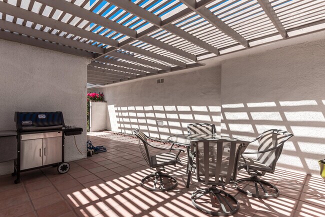 28 Cll Encinitas in Rancho Mirage, CA - Building Photo - Building Photo