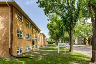 Retallack Apartments in Regina, SK - Building Photo - Building Photo