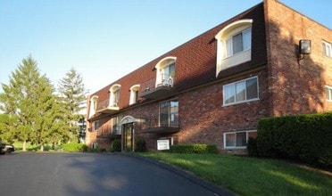 Oxford House Apartments in Cincinnati, OH - Building Photo - Building Photo