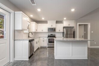 106 Hemlock Ave in Sherwood, AR - Building Photo - Building Photo