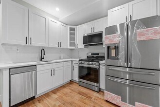 238 Wyona St in Brooklyn, NY - Building Photo - Building Photo