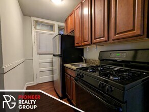 542 W Surf St, Unit #542-S2 in Chicago, IL - Building Photo - Building Photo