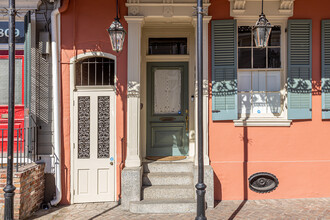 811 Burgundy St in New Orleans, LA - Building Photo - Building Photo