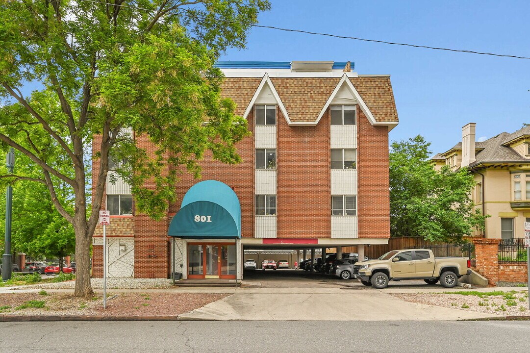 801 Pennsylvania St in Denver, CO - Building Photo