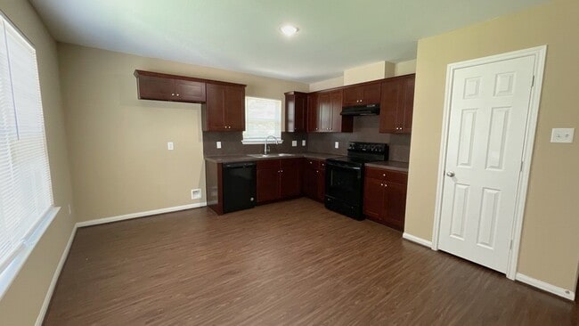 8114 Record St in Houston, TX - Foto de edificio - Building Photo