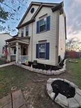 23631 Twisting Falls Drive in Spring, TX - Foto de edificio - Building Photo