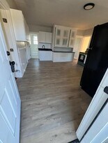 65 Charlton St in Southbridge, MA - Building Photo