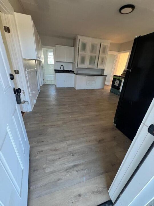 65 Charlton St in Southbridge, MA - Building Photo