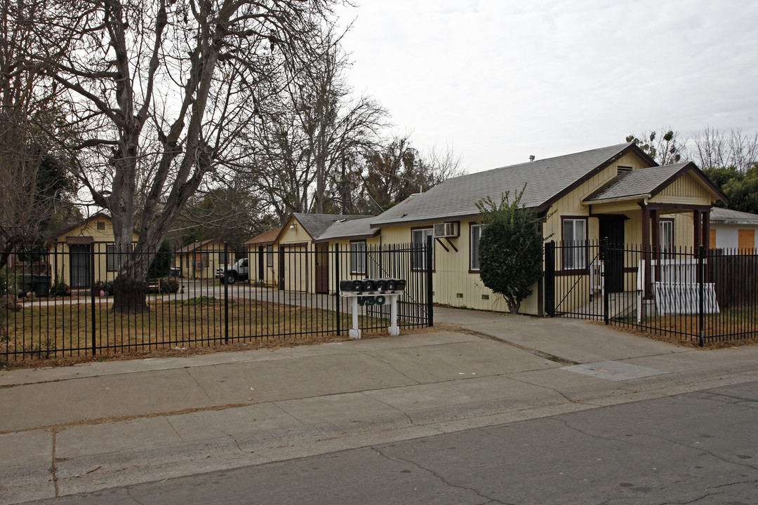 430 Harding Ave in Sacramento, CA - Foto de edificio