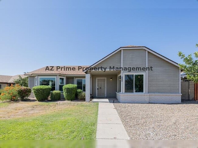 1055 N Recker Rd in Mesa, AZ - Building Photo - Building Photo