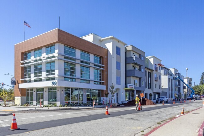 The Summit in San Luis Obispo, CA - Building Photo - Primary Photo