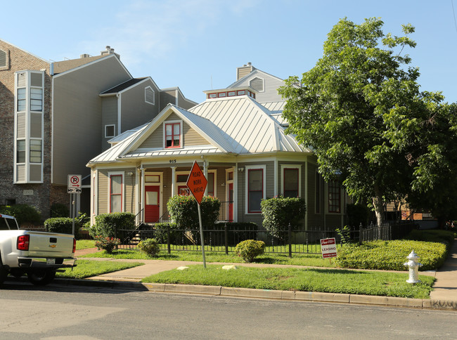 Lenox Place in Austin, TX - Building Photo - Building Photo